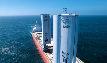 Pyxis Ocean el primer carguero que navega con las enormes velas Windwings