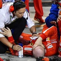 Ferrari es sancionada con 50.000 euros por el atropello de Raikkonen a su mecánico en Baréin 