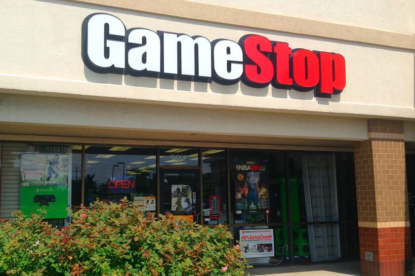 Es normal que al CEO de GameStop le parezca "totalmente irrelevante" el fin de los juegos físicos. Su negocio se dedica a otra cosa