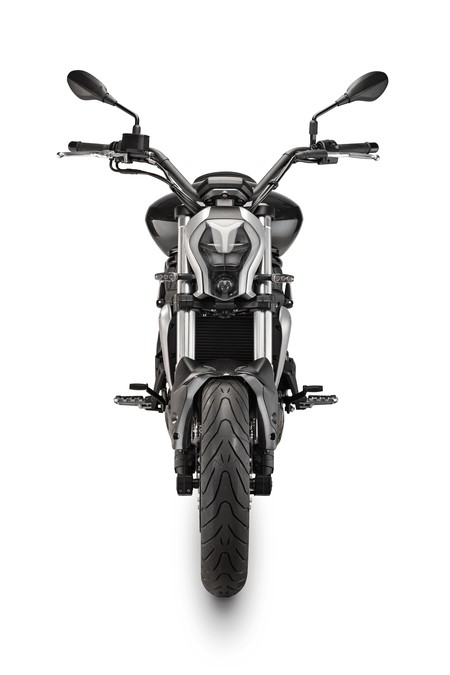 Benelli 402 S 2018 005