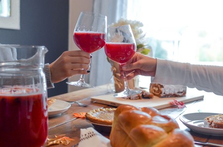 Cinco alimentos que a primera vista parecen veganos, pero en los que conviene revisar la etiqueta para asegurarnos