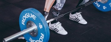 Entrena todo tu cuerpo en el gimnasio utilizando solo una barra