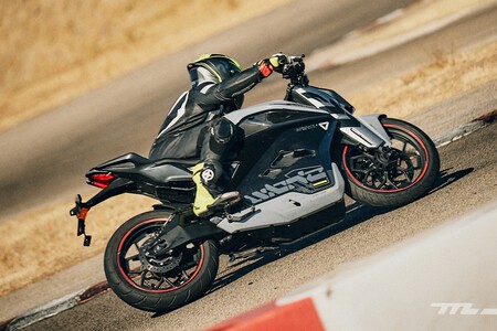 Ultraviolette F77 2025 Prueba 006