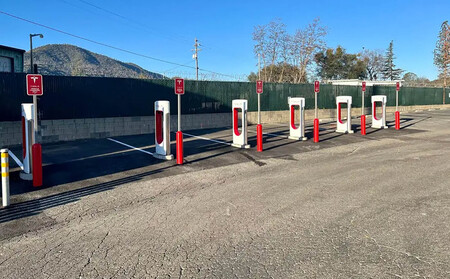 Tesla Estacion Oakhurst