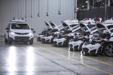 GM demuestra que los vehículos autónomos se pueden producir en masa con su nueva flotilla de Bolts
