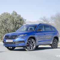 Probamos el Škoda Kodiaq RS: 240 CV y 500 Nm para un SUV de siete plazas enérgico pero confortable
