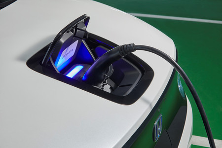 Una nueva batería de litio-azufre promete revolucionar el coche eléctrico en 2021 con autonomías de 2.000 km
