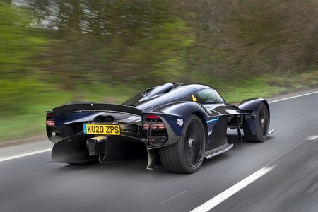 El Aston Martin Valkyrie podría correr peligro: el hiperdeportivo de los 1.176 CV tendría problemas de fiabilidad y conducción