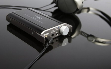 TEAC HA-P50, amplificador para auriculares con DAC de alta resolución incorporado