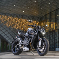 La MV Agusta Brutale 1000 RS será la versión más asequible de la gama, con suspensiones más sencillas para los mismos 208 CV