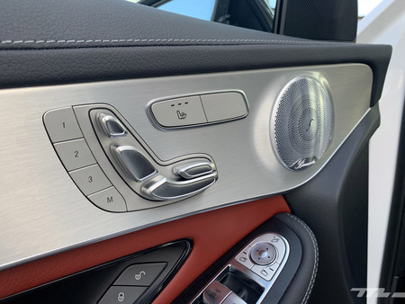 Mercedes-Benz GLC 200 acabados interiores