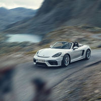 Los Porsche 718 GTS y GT4 sucumben al cambio automático, pero aún ofrecen caja manual para los puristas