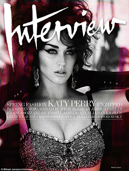 Una impresionante Katy Perry para la revista Interview ¿Vuelve la parte más sexy de la cantante?