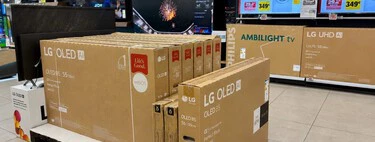 Carrefour tiene hoy a precio de liquidación una Smart TV QLED de Philips de 65 pulgadas ideal para ver cine a oscuras 