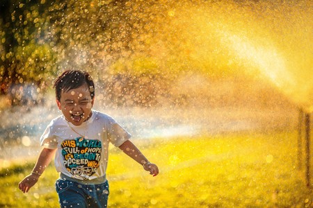 Siete cosas que nos acercan a la felicidad y no cuestan ni un euro, según la ciencia