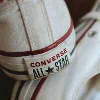 Para despedir las rebajas, Converse tiene las zapatillas con cuña por menos de 20 euros que suman altura a tus looks de otoño  