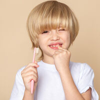 Cinco claves básicas para cuidar los dientes de leche de los niños