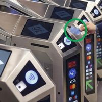 El gran cambio del metro de Madrid: a partir de este lunes podremos pagar en los tornos con la tarjeta o el móvil