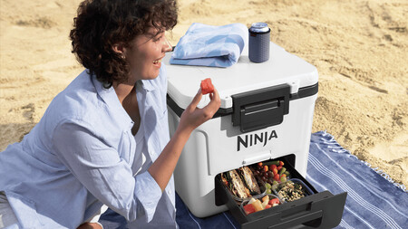 Nevera Portatil Rigida Ninja Frostvault Con Ruedas Y Cajon Seco