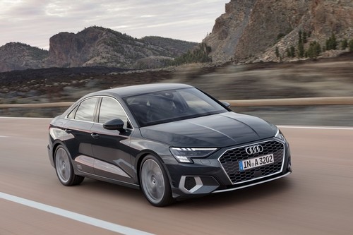 El Audi A3 Sedan vuelve más agresivo, digitalizado y con sistema de microhibridación de 48 V bajo el capó