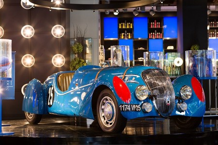 Peugeot 402: un icónico modelo cuya trayectoria fue bombardeada por la II Guerra Mundial