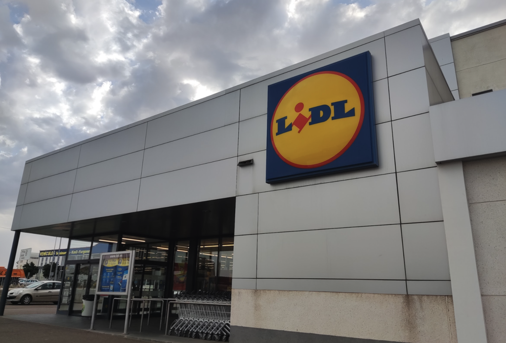 Lidl tiene la solución ideal para guardar la tabla y la plancha y cuesta menos de 10 euros 