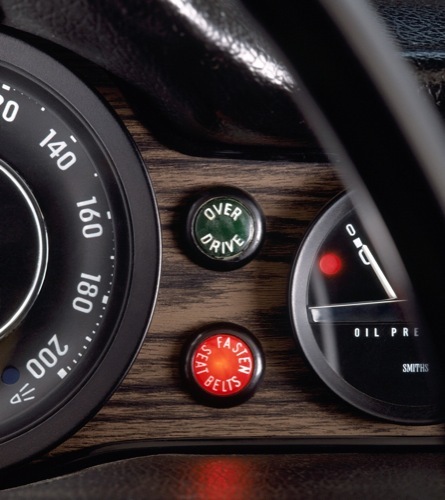 cinturón de seguridad de tres puntos anclaje