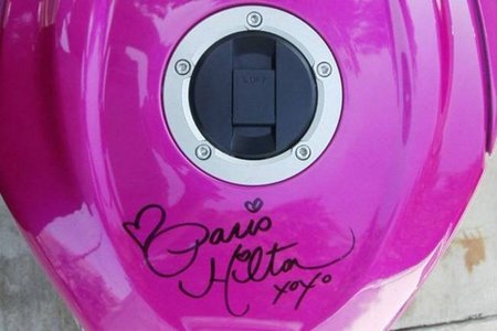 Suzuki GSX-R 600 Paris Hilton Blusens Racing