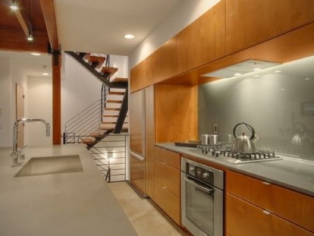 Puertas abiertas: la propuesta de pb elemental architecture en seattle Ventana entre salon y cocina