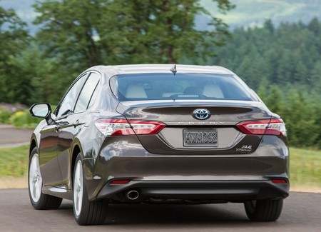Toyota Camry 2