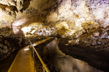 Cueva Colosal EEUU