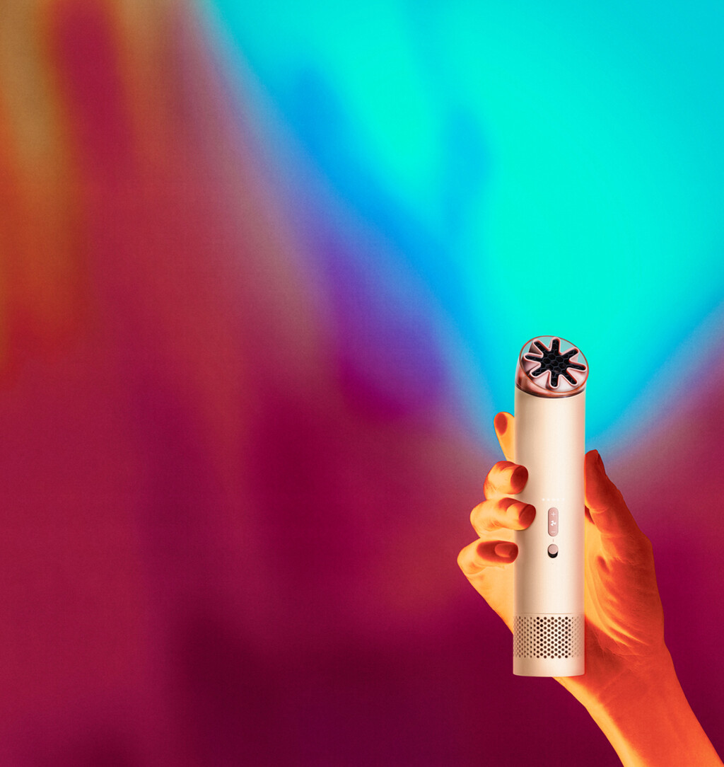 Dyson no solo hace aspiradores y purificadores enormes para casa. Así es su nuevo ventilador portátil que podrás llevar siempre encima 