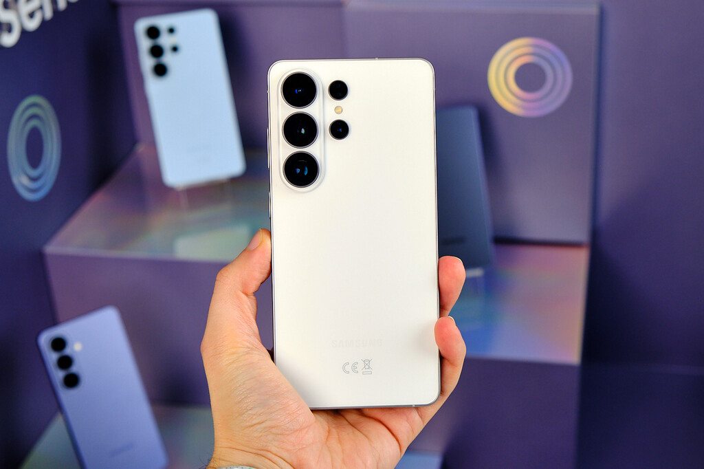 No, la carga inalámbrica rápida de tu Galaxy S26 Ultra no está rota. Es que no estás usando el accesorio correcto