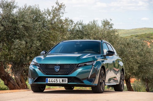 Probamos el nuevo Peugeot 308 SW: un coche familiar renovado que engancha por diseño y convence por comportamiento