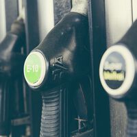 La gasolina a 3 euros el litro está cada vez más cerca y el atasco en las refinerías es la principal causa