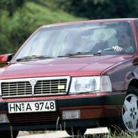 Esses três carros não parecem grande coisa, mas seus motores são completamente malucos! 