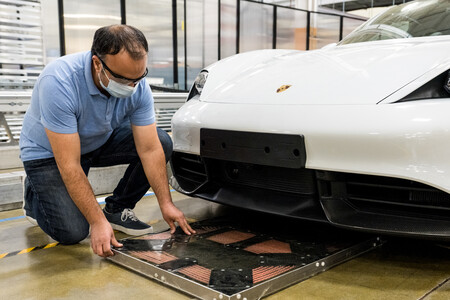 Volkswagen quiere cargas del 80% para el Porsche Taycan... ¡en 10 minutos y sin cables!