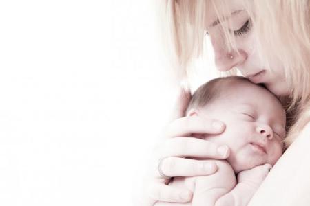 ¿Eres madre primeriza? Prepárate para recibir cientos de consejos opuestos