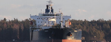 Alguien cortó cinco cables submarinos en el Báltico. Finlandia ya señala como responsable a un barco de la “flota en la sombra”