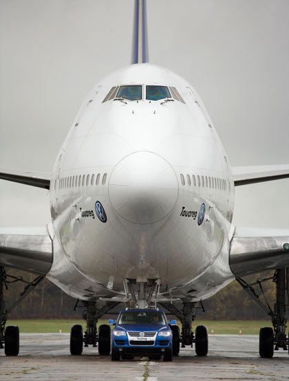 El Volkswagen Touareg V10 TDI puede con un Boeing 747