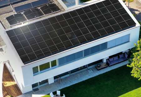 LG presenta sus nuevos paneles solares NeON H: diseño de doble cara, 390 vatios y 25 años de garantía