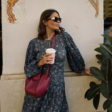 Chloé liquida a mitad de precio el calzado que llevaremos 24/7 este otoño-invierno 2026-27, con bolsos burdeos 