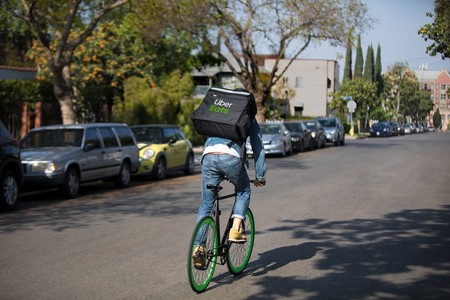Glovo, Deliveroo y Uber Eats plantean cambiar la legislación española en busca de mayor protección para los autónomos