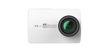Sólo hoy, en Amazon, tienes la cámara de acción Yi 4K en blanco a su mejor precio: 97,49 euros