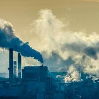 Todo acerca de los derechos de emisión de CO2 y por qué se están disparando de precio