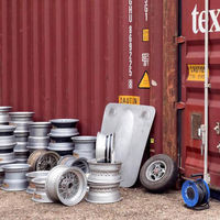 ¿Coches clásicos en un granero? Más raro aún es este contenedor lleno de recambios Ferrari originales