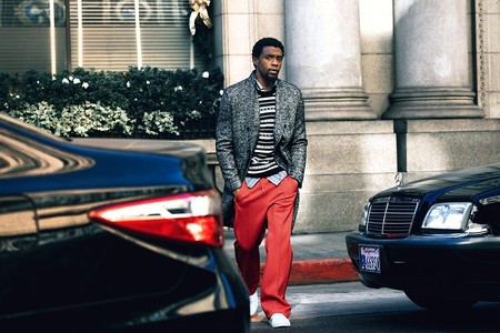 Chadwick Boseman, estrella de 'Black Panther' domina a la perfección el estilo athleisure para Mr. Porter