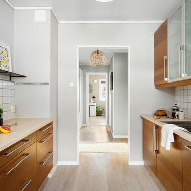 El carrito auxiliar de Leroy Merlin que también es isla de cocina y cuesta menos de 80 euros