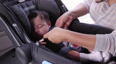 Bebé en asiento ISOFIX