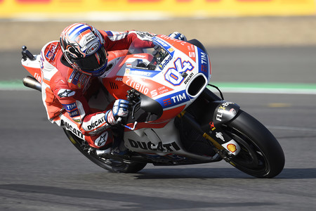 Andrea Dovizioso da otra clase magistral en la carrera de MotoGP y se marcha como líder de Silverstone